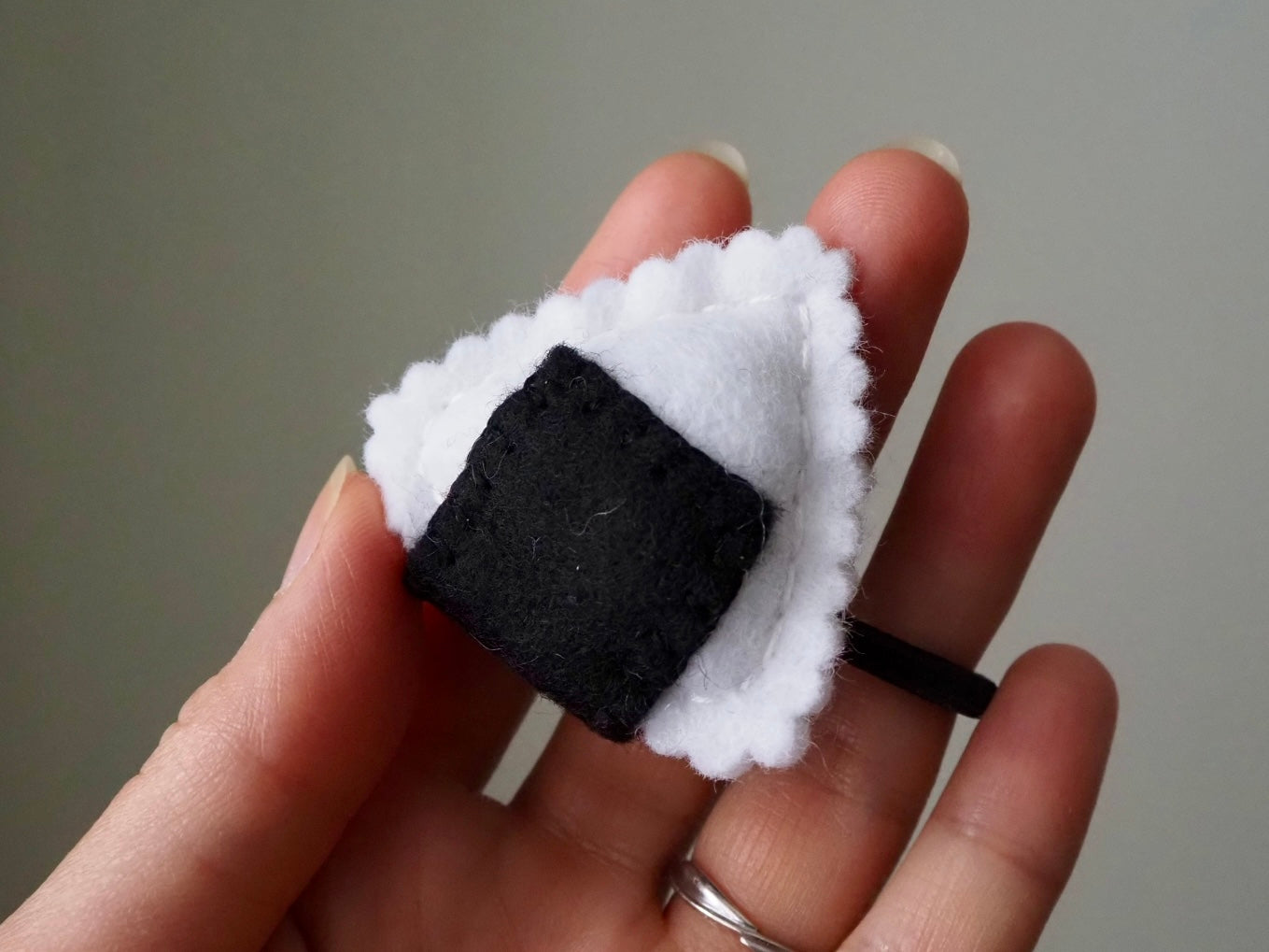 Onigiri hair tie
