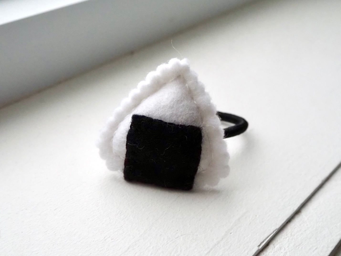 Onigiri hair tie